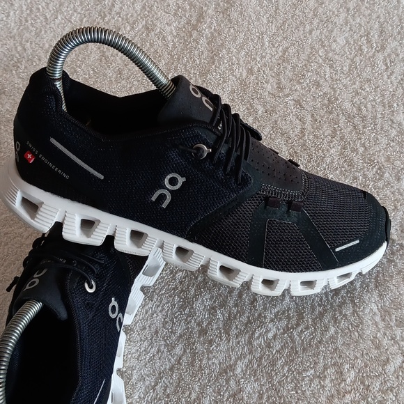 On Cloud 6 Comfort Running Shoes - Picture 14 of 16